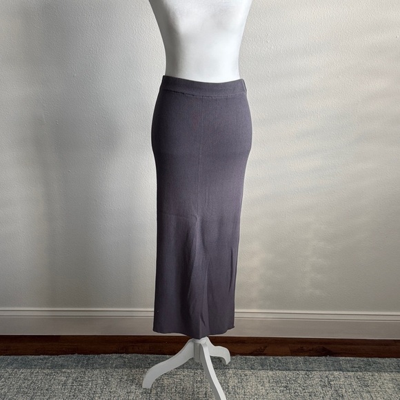 Zara Dresses & Skirts - Zara Gray Women's ribbed knit Skirt